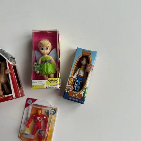Disney Store Mini Brands Figures - Picture 2 of 4